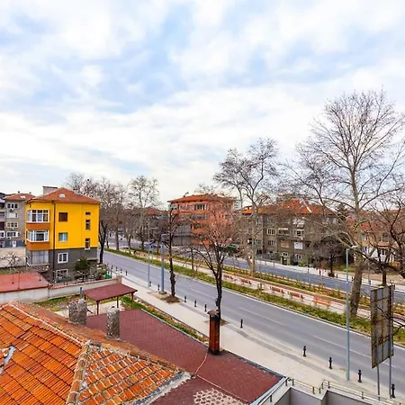 2-bedroom Apt With Private Parking /hadzhi Dimitar Apartment